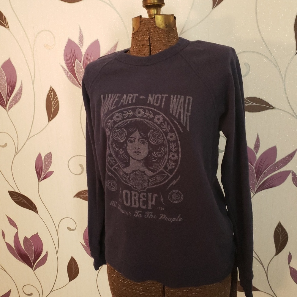 Light sweatshirt